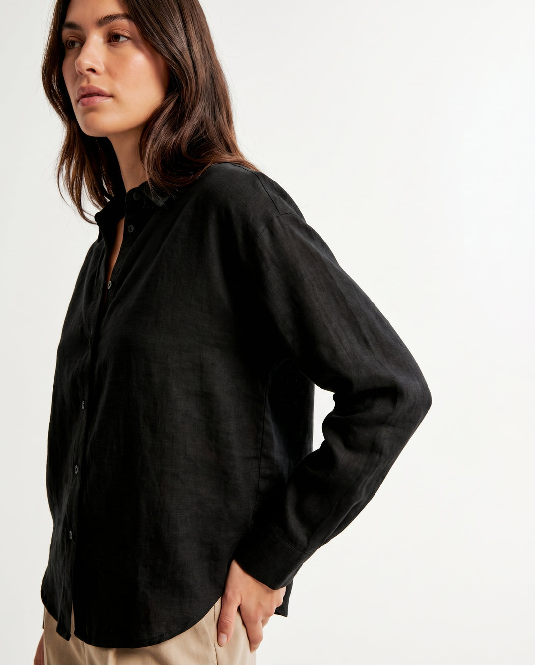 iris-linen-blouse-black-3
