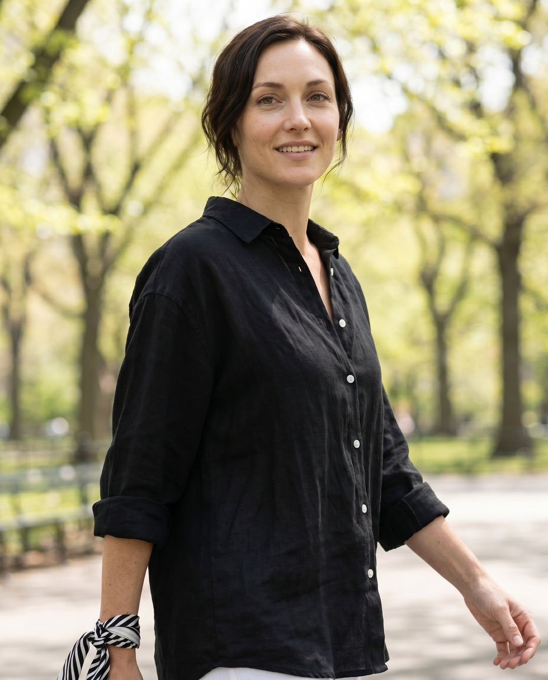 iris-linen-blouse-black-5