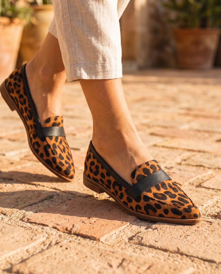 dana-orthopedic-suede-loafers-leopard-1