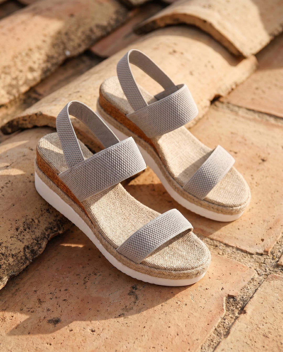 amber-orthopedic-platform-sandals-grey-3