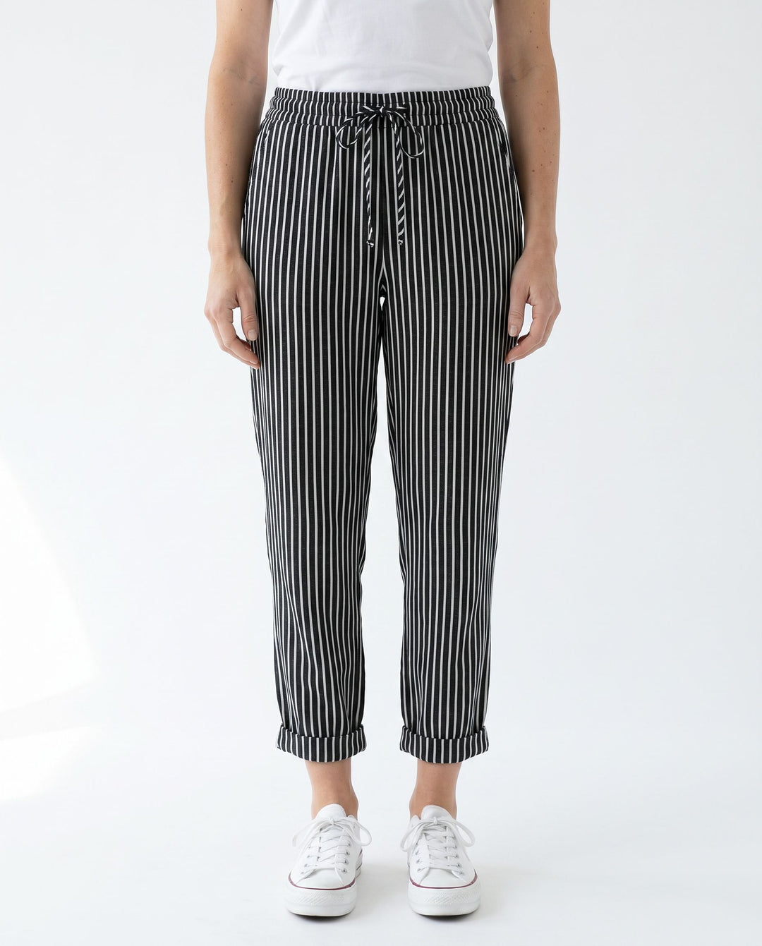 harper-relaxed-linen-joggers-black-1