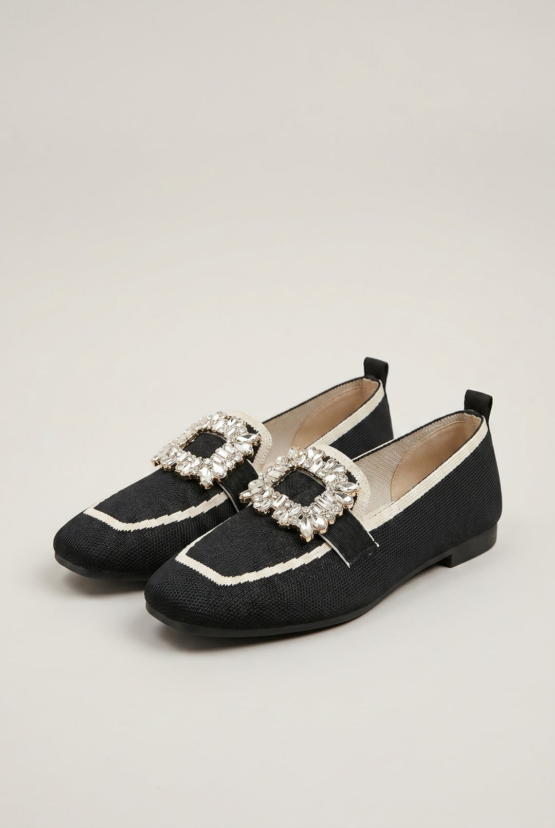 lila-structured-loafers-black-packshot