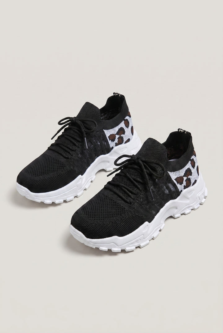 wren-casual-sneakers-black-white-packshot