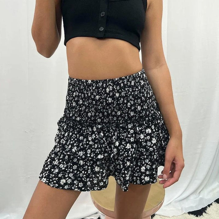 Zwart-wit gebloemd boho rokje met ruches en stretch