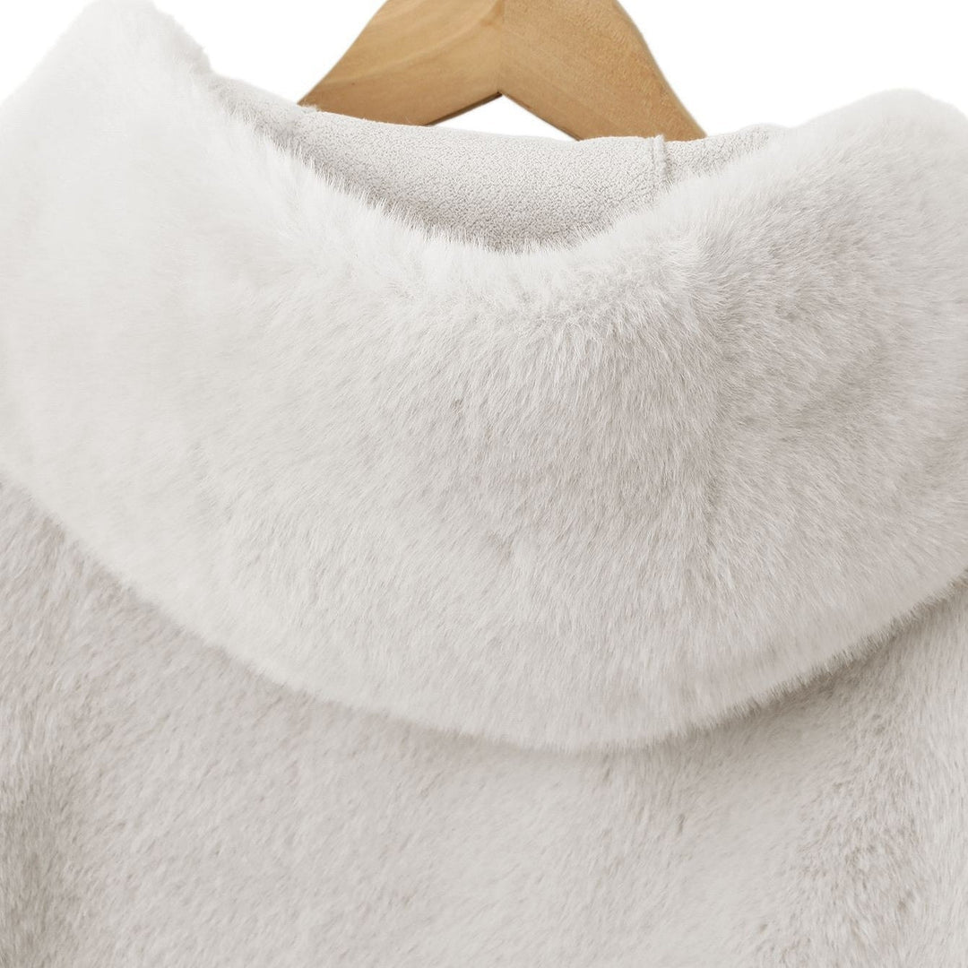 Close-up of hood and collar on Bexley fleece vest