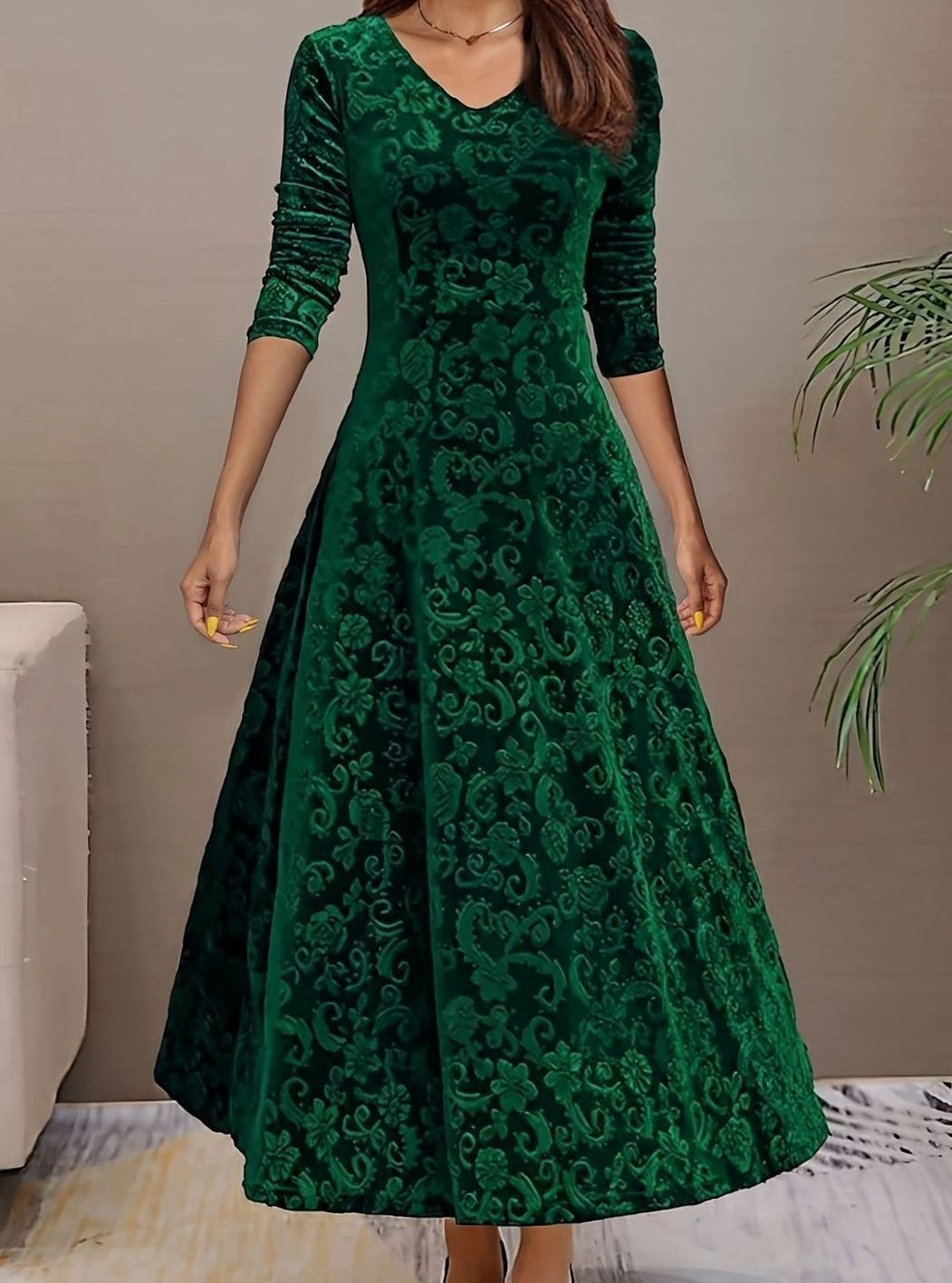 Women's Fitted Velvet Floral Midi Dress with V-Neck and Long Sleeves